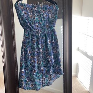 Hi- low strapless dress